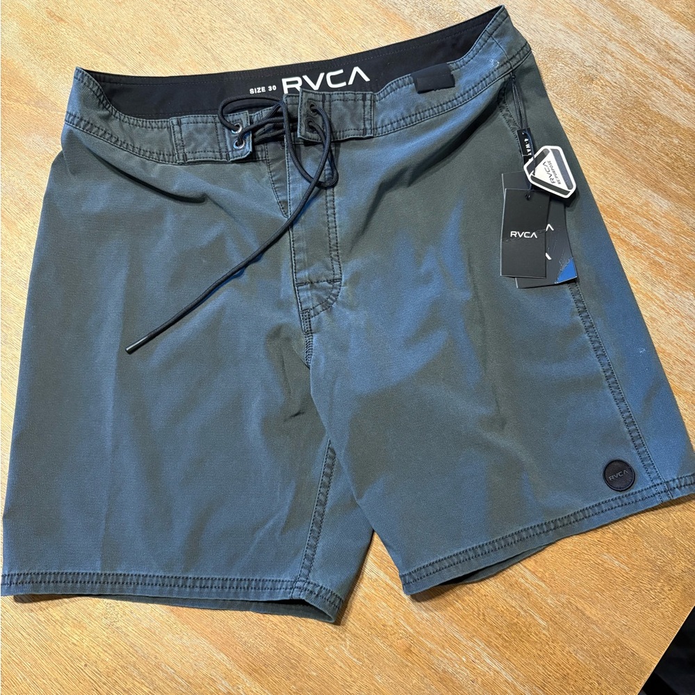 RVCA Pigment board shorts